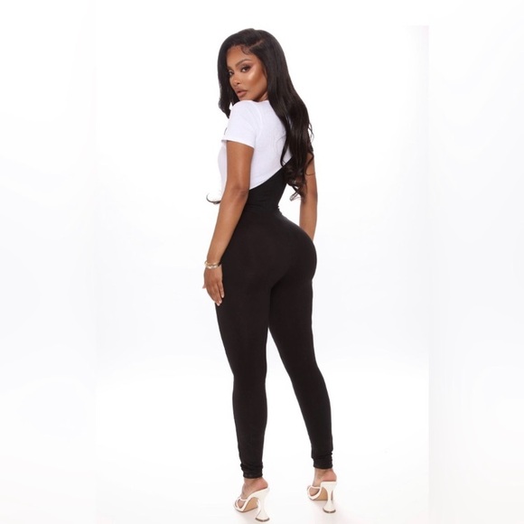 NWT fashion nova jumpsuit 🖤 - Picture 3 of 4